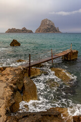 Küste am Felsen Es Vedra auf Ibiza 