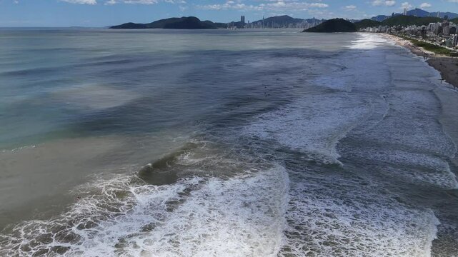 Dia de surf na Praia Brava, Santa Catarina