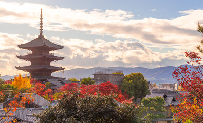 Gion,The district was built to accommodate the needs of travellers and visitors to the shrine.It...