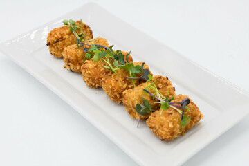 Croquetas tipicas españolas rellenas de marisco