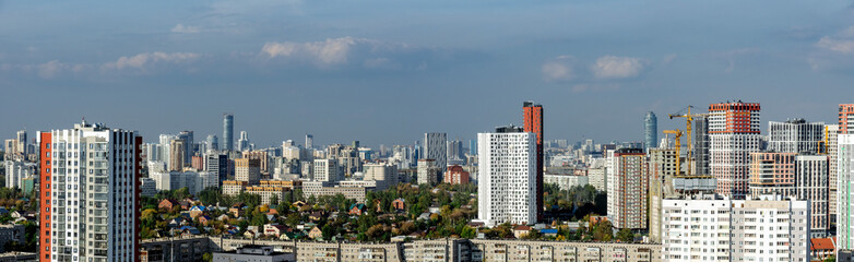 Obraz premium Dawn clouds over the metropolis of early winter sunset 3