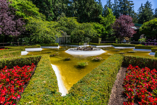 Beautiful fountain in the famous Butchart Gardens in summer season. British Columbia, Canada