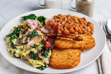 scramble eggs  with spinach and mushrooms