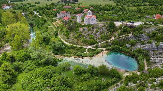 Le trou bleu de Cetina - Dalmatie - Croatie 4K 