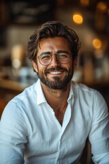 Obraz premium A person with glasses and a white shirt, great for many uses