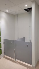 Espace sanitaires dans bâtiment pour petite enfance