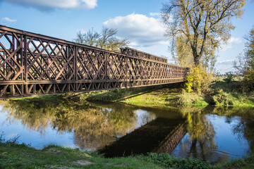 Fototapeta premium Most w Witkowicach nad rzeką Bzurą
