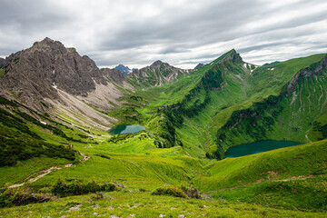 Naklejka premium Wanderung vom Vilsalpsee auf die Landsberger Hütte