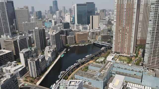 高層ビルからみた芝浦運河