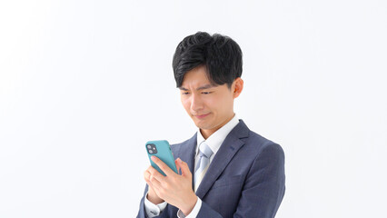 男性　スマートフォン