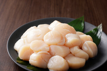 帆立の貝柱　Scallop adductor muscle served on a plate