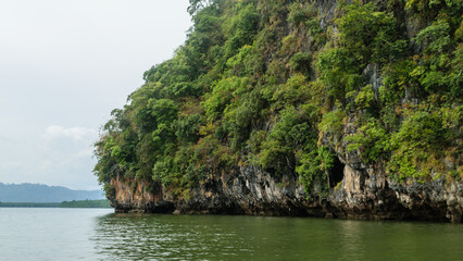 Fototapeta premium Thailand Phuket Krabi Bangkok Romantic Adventure Tour Panoramic Trees, Ocean And Mountains View During Sunset