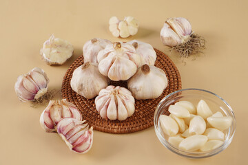 raw garlic
마늘