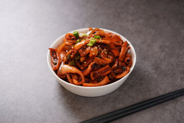 Stir-fried squid
오징어볶음 음식 반찬