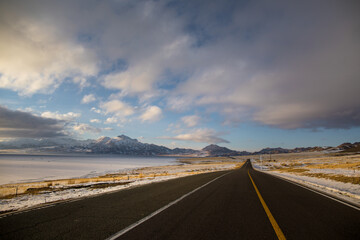 Naklejka premium Sailimu Lake frozen in winter in Xinjiang, China