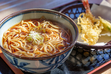 温かい天ぷら蕎麦