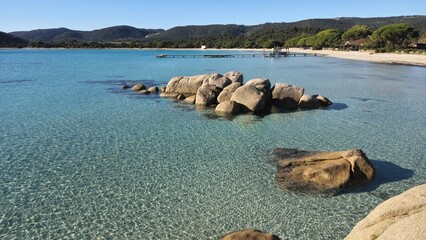 La plage de Santa Giulia en hiver, Corse.