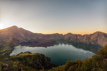 Mount Rinjani on Lombok in Indonesia © Lukas