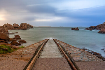 Die Küste von Ploumanac’h in der Bretagne