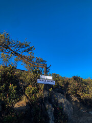 Natural Crossroads at High Altitude. An iconic location symbol that attracts climbers and nature lovers, making this place a unique stopover on the way to explore the beauty of the Dieng Plateau.