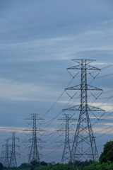 ็High voltage electrical pole structure or high voltage electric transmission tower