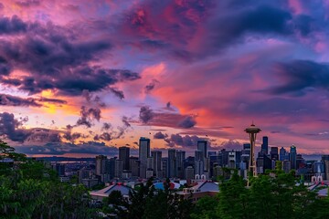 Fototapeta premium Dramatic sunset over the city of Seattle, Washington, USA.