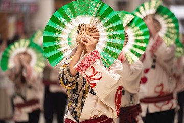 日本仙台青葉まつり　すずめ踊り扇子決めポーズ