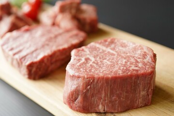 黒毛和牛ヘレステーキ＆ヘレサイコロステーキセット