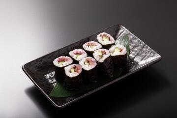 梅ときゅうりの海苔巻き