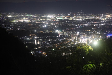 Obraz premium 竜田古道の里山公園からの夜景（大阪府・柏原市）