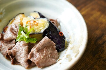 黒毛和牛赤身スライス　牛肉と茄子の煮びたし