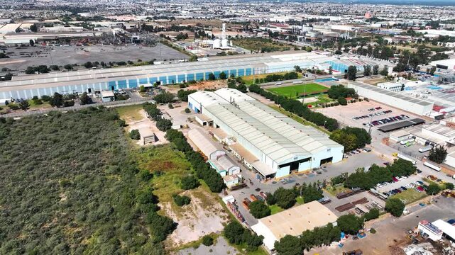 Vista a&eacute;rea de un parque industrial 