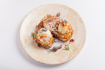 toast with vanilla ice cream and apple