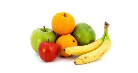 Owoce na białym tle. 