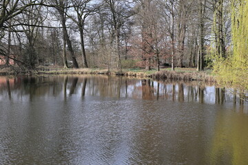 Kleiner See im Schlosspark von Rheda-Wiedenbr&uuml;ck