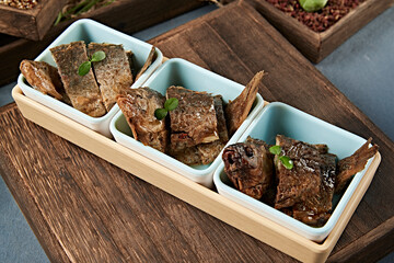 Delicious cold dish: crispy wild high-back crucian carp