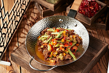 Stir-fried beef with celery and chopped pepper
