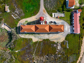 Faro de Cabo Sardão en Ponta do Cavaleiro en el pueblo de Odemira, parroquia de São Teotónio,...