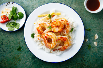 Shrimps with coconut rice and pepper