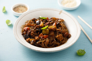 Cellophane noodles with chicken and vegetables