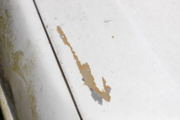 傷んだ車　damaged car body a practice yard for repairs