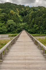 木道　Old wooden bridge with perspective