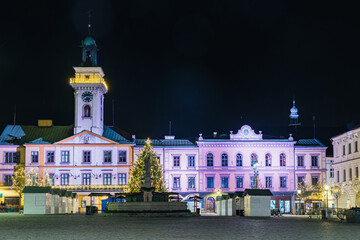 Stare miasto w Cieszynie na Śląsku w Polsce, nocą w okresie Świąt Bożego Narodzenia © Franciszek