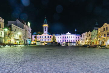Stare miasto w Cieszynie na Śląsku w Polsce, nocą w okresie Świąt Bożego Narodzenia © Franciszek