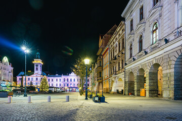 Stare miasto w Cieszynie na Śląsku w Polsce, nocą w okresie Świąt Bożego Narodzenia © Franciszek
