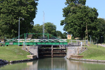 Geta channel. Carl Johan, King Charles XIV John and his son, Prince Oscar, visited the flight of locks during their construction. He laid two foundation stones, which is why the locks carry his name.