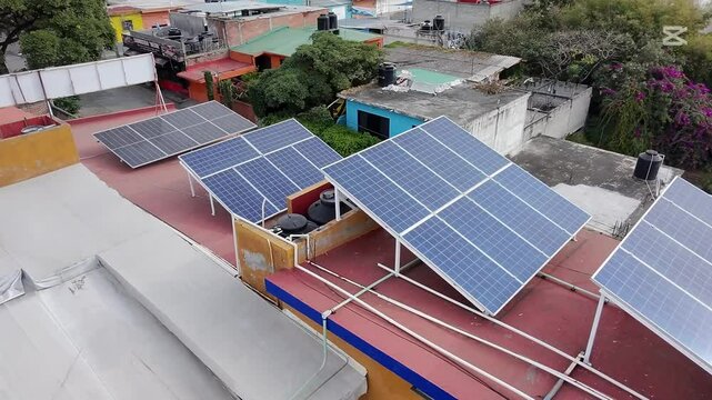 Video Paneles Solares en M&eacute;xico.