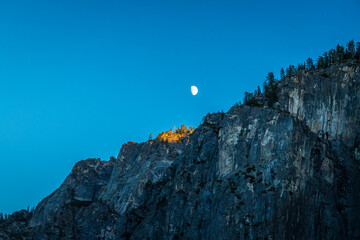 Majestic dusk over Yosemite Valley with moonrise