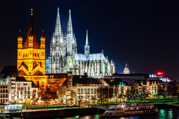 Obraz premium Cologne skyline by night, Koln, Germany