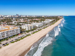 Oceanfront hotels, apartments, and condos near Worth Ave at Palm Beach in Palm Beach County, Florida